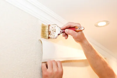 Pose de papier peint à Moncassin — revêtements muraux et toiles de verre
